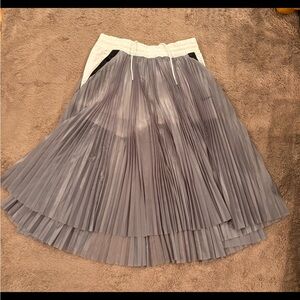Nike x Sacai Womens Pleated Skirt CV5713-100 White Grey